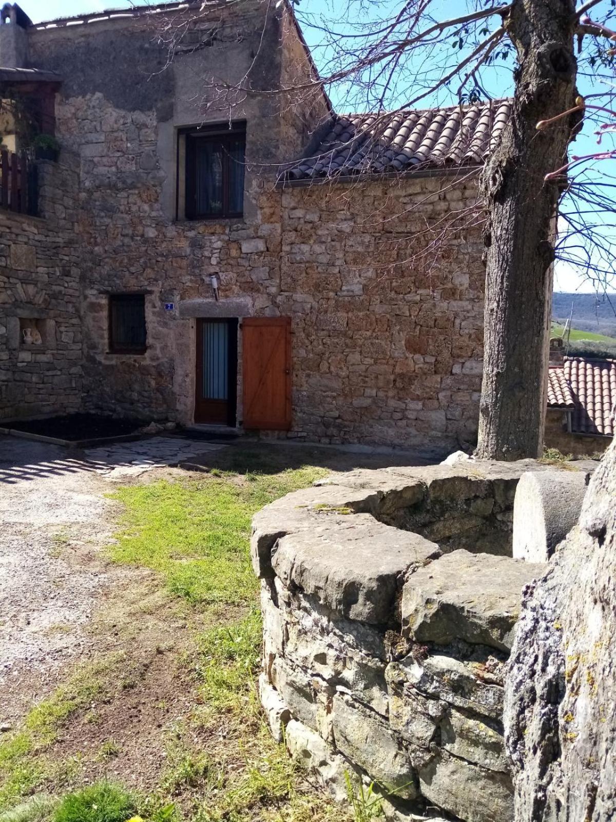 Gite Le Jaya Saint-Georges-de-Luzençon Exterior foto
